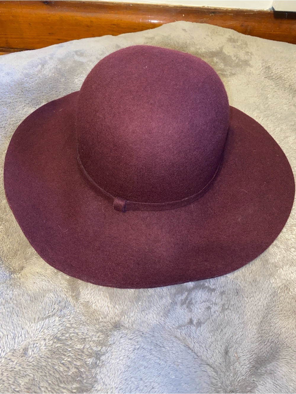 Saks Fifth Avenue Wide-Brim Felt Hat in Burgundy